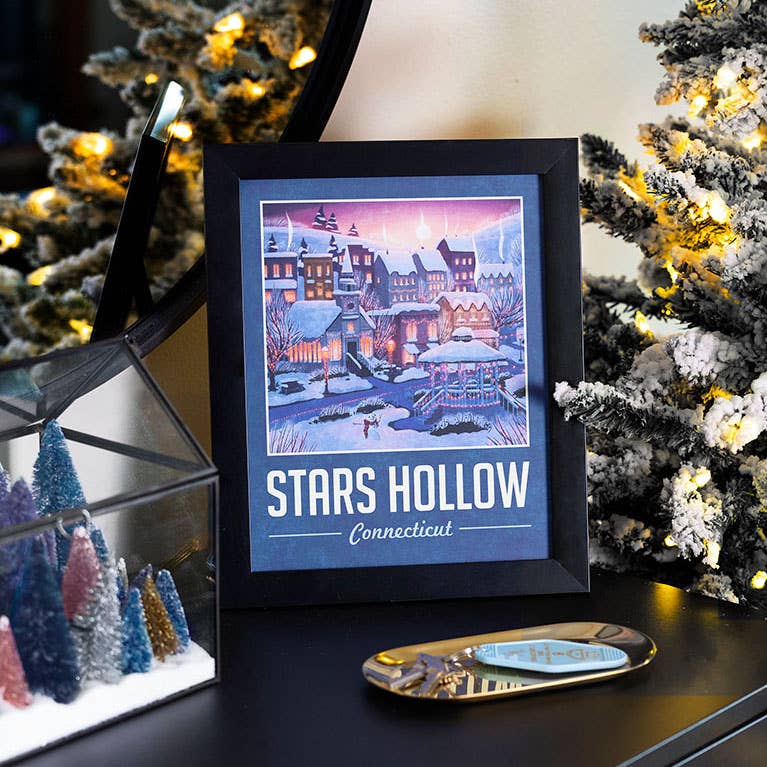 Stars Hollow Winter Holiday Poster (for Gilmore Girls fans): 11 x 17" inches